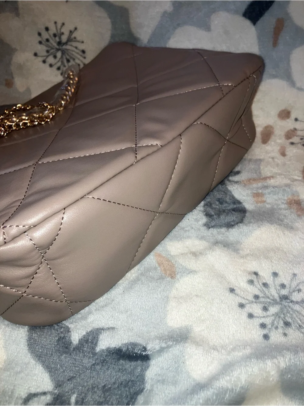 Badgley Mischka NWT Quilted Taupe Crossbody Bag